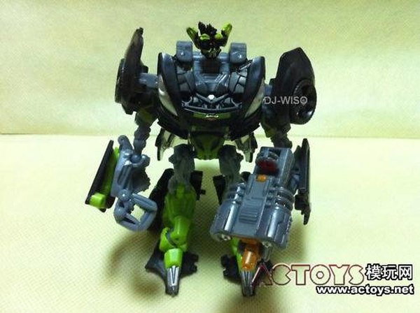 Transformers Dark Of The Moon Skids Mechtech  (1 of 3)